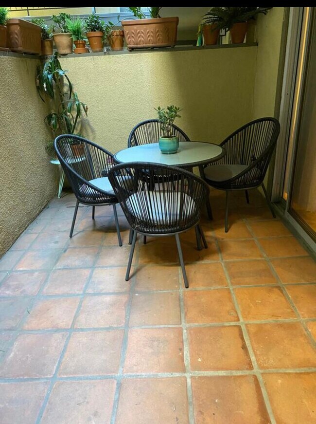 Orocate gated Patio - 2311 4th St