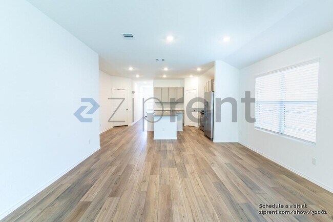 Building Photo - 2301 Four Waters Lp