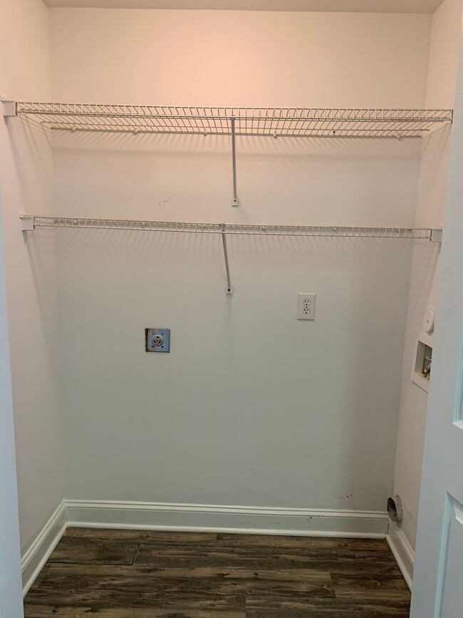 Building Photo - 1 Bedroom 1.5 Bathroom Townhome in Myrtle ...