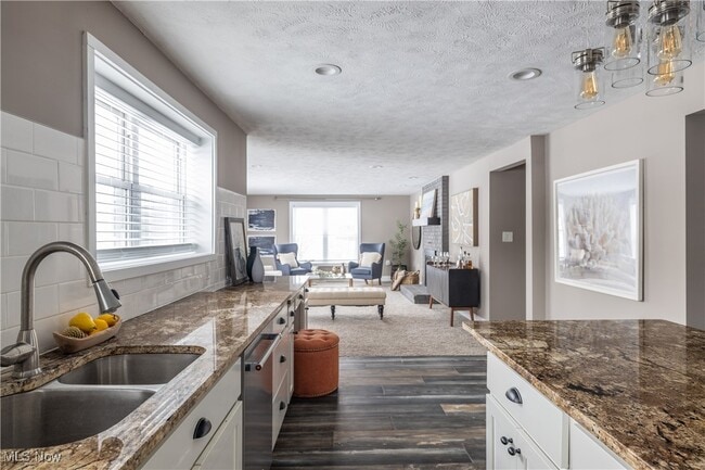 Building Photo - 4226 Broadview Rd