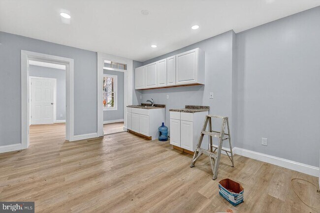 Building Photo - 11 N Willow St