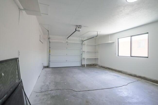 Building Photo - Newly Renovated 3 Bedroom 2 Bath Home