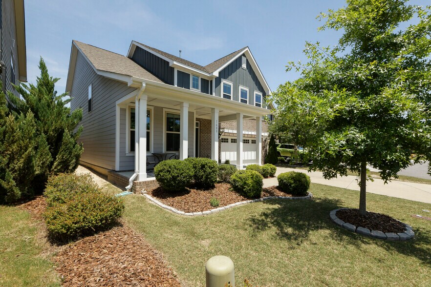 Building Photo - 1608 Cascade Falls Ln