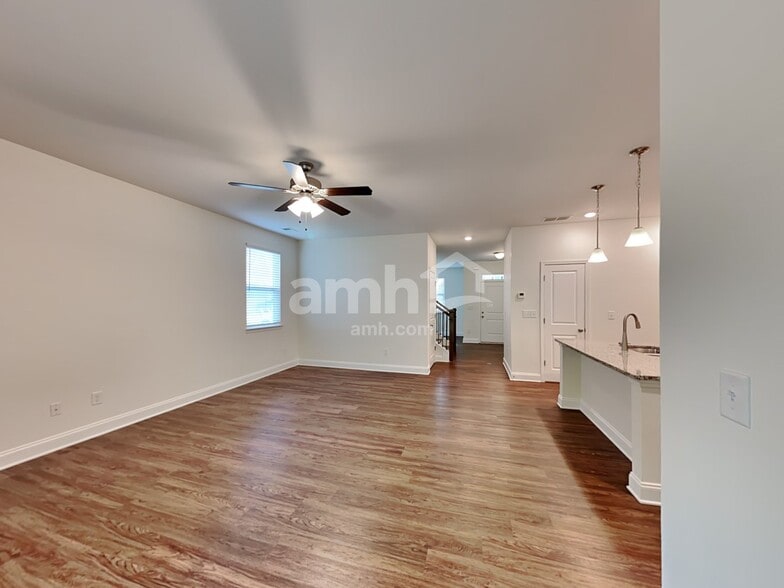 Building Photo - 5155 Smithbriar Dr