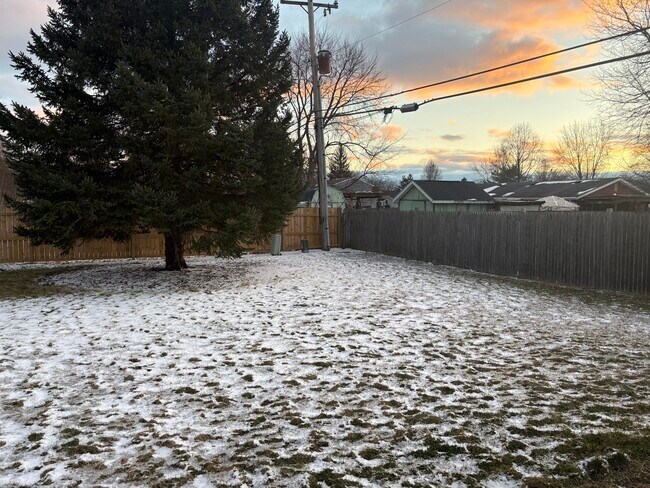 Building Photo - 8108 Newfield Dr