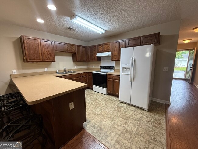 Building Photo - 8002 Towne Pk Dr