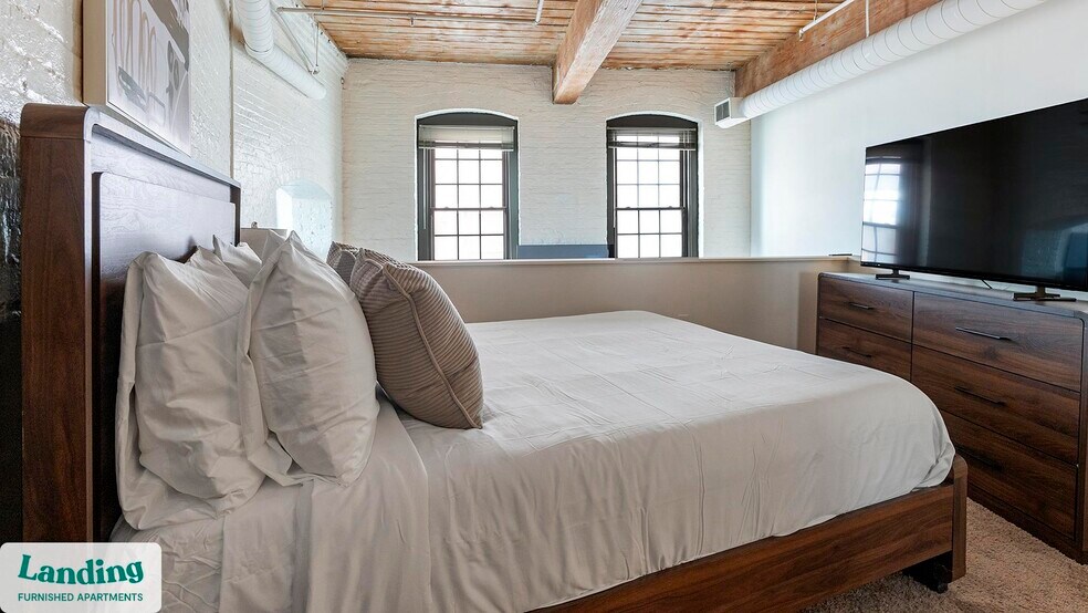 Building Photo - 121 S Fremont Ave