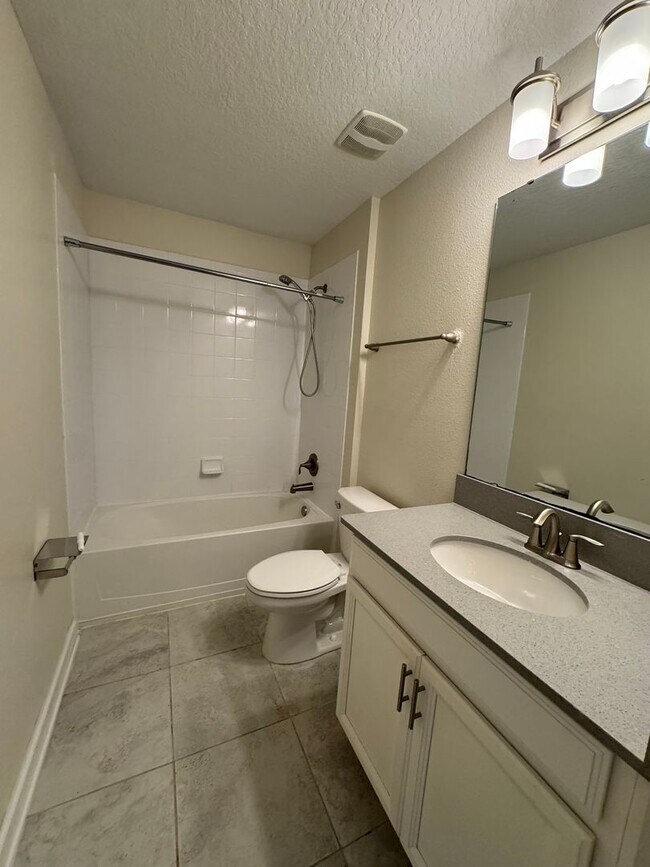 Building Photo - STOREY PARK - 3BR/2.5BA TWO STORY HOME