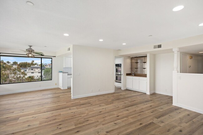 Building Photo - 406 Arenoso Ln