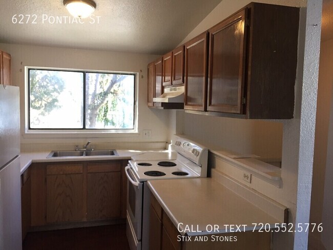 Building Photo - Charming 2-Bedroom Home in a Quiet Commerc...