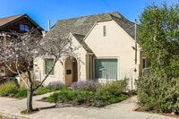 Building Photo - 708 Calmar Ave