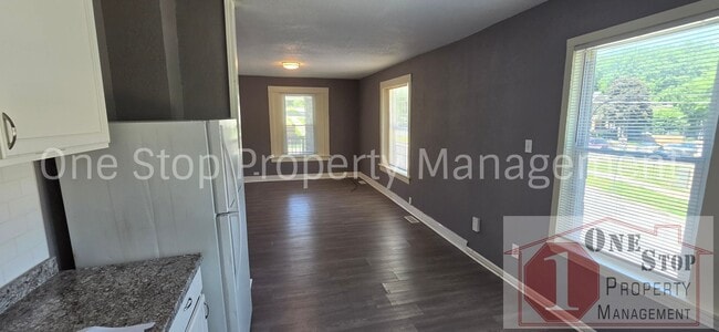 Building Photo - Spacious 2-Bedroom, 2-Bath In Kansas City!!