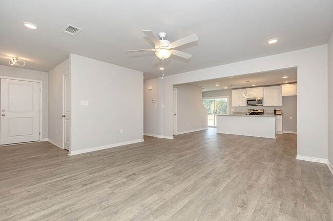 Building Photo - GORGEOUS HOME FOR RENT