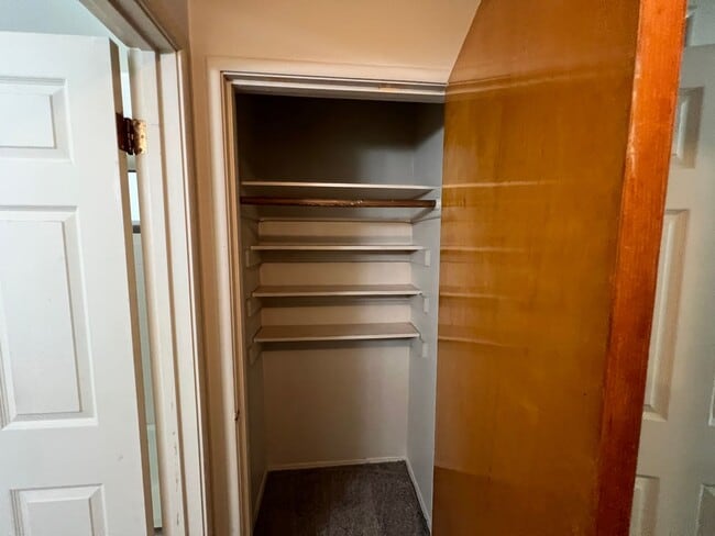 Building Photo - Single story one bedroom unit with covered carport!