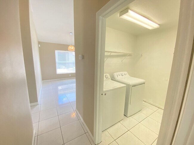 Building Photo - 3310 Crystal Creek Blvd