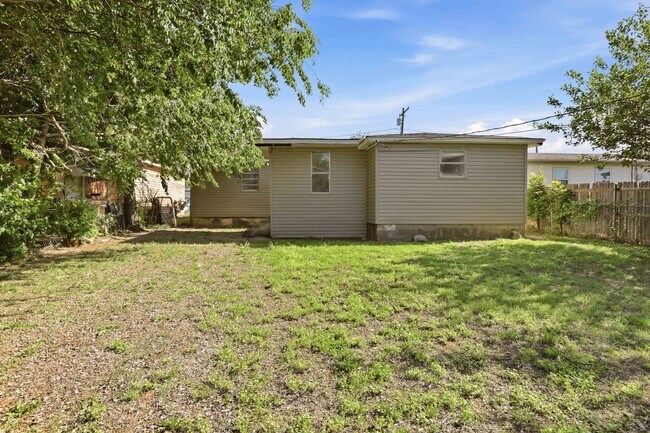 Building Photo - 321 SE 67th St