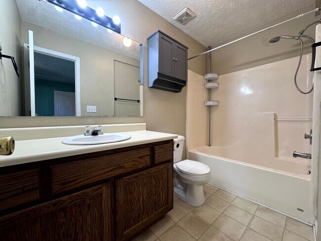 Building Photo - 109 Belle Boyd Dr