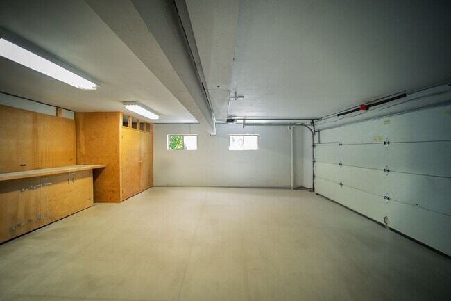 Building Photo - Greenleaf House: A Sustainable and Eco-Friendly Home!