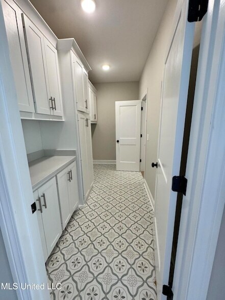 Building Photo - 115 Southern Oak Wy