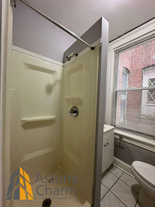 Building Photo - 3 Bedroom with Fenced Yard and Spacious Primary Bedroom near Coppin University