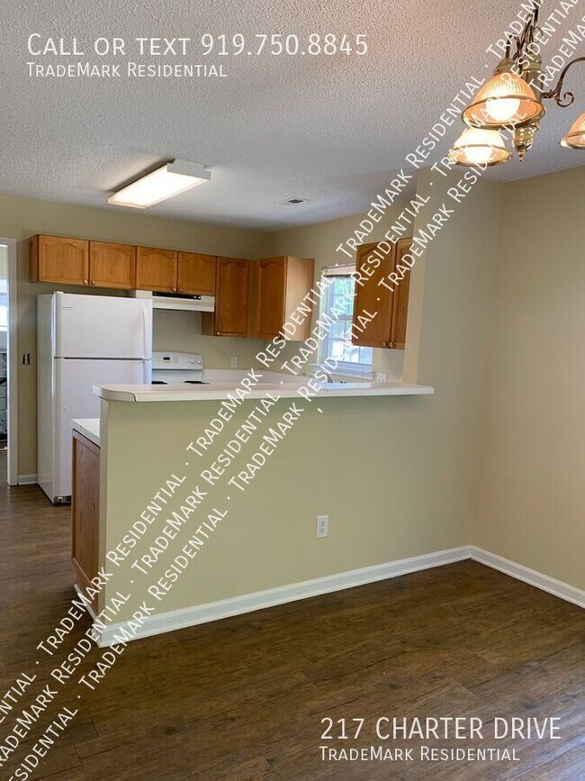 Building Photo - 217 Charter Dr