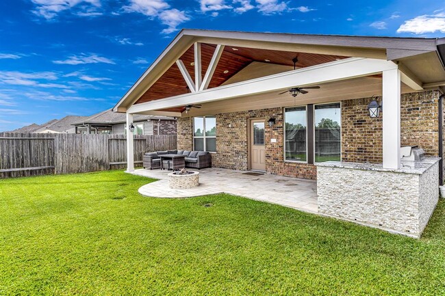 Building Photo - 24622 Royal Pike Dr