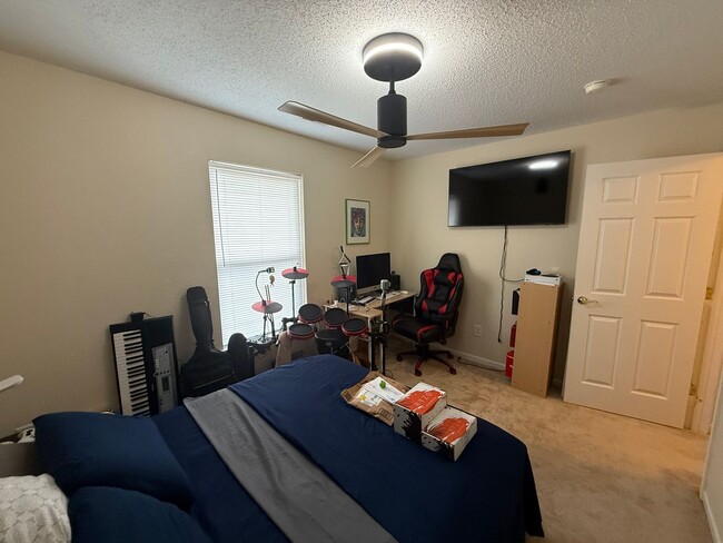 Building Photo - Beautiful 3-Bedroom Home for Rent in Bloomington, IN