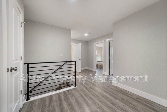 Building Photo - 2339 S Acoma St