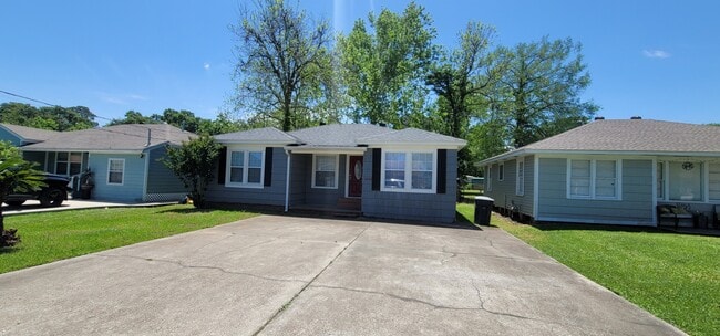 Building Photo - 4933 Garfield Ave