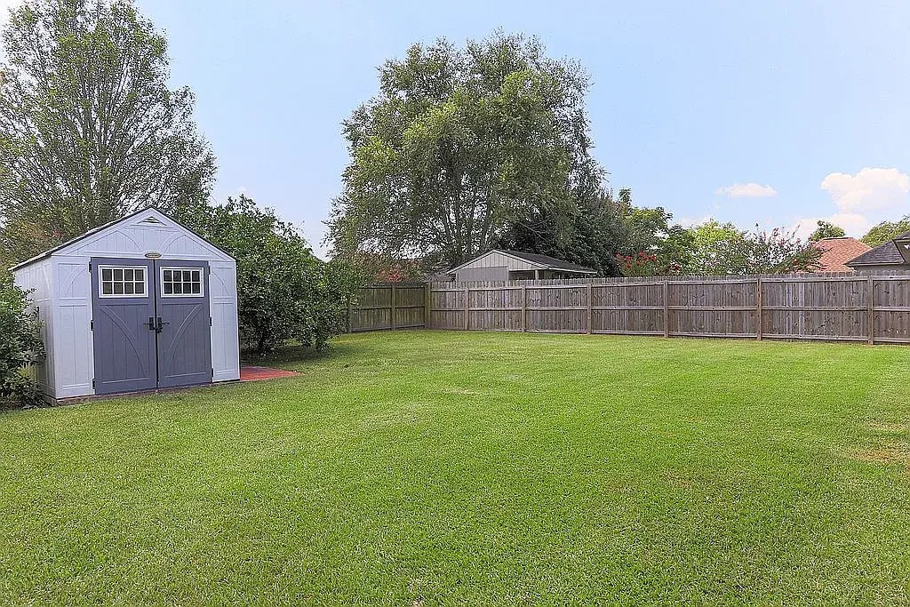 Building Photo - 10336 Springrose Ave