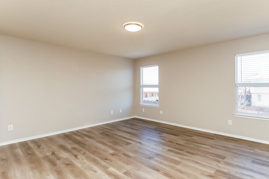 Building Photo - 10503 Marigold Bay