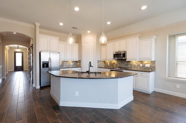 Building Photo - 28006 Laurel Garden Ln