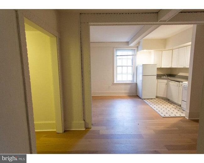 Building Photo - 901 Clinton St