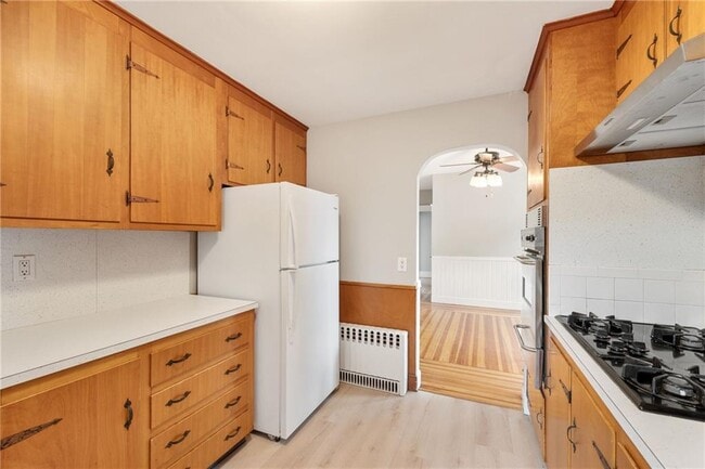 Building Photo - 113 Maple Ave