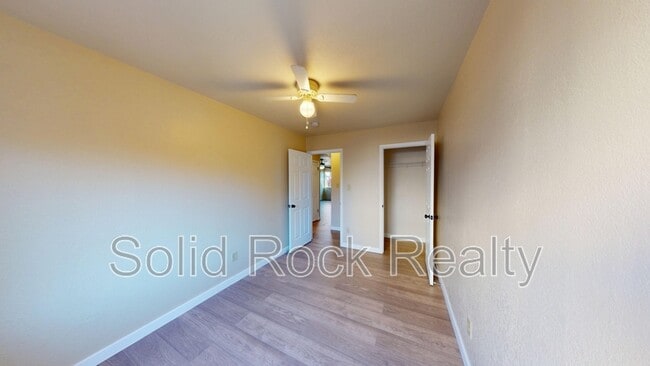 Building Photo - 3014 Mallard Dr