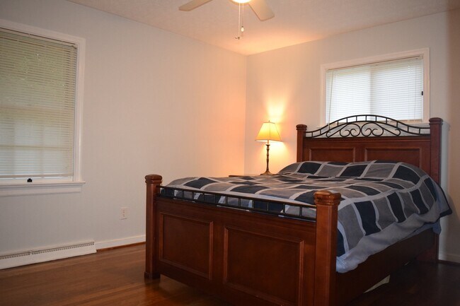 Master Bedroom - 1108 Ardmore Dr