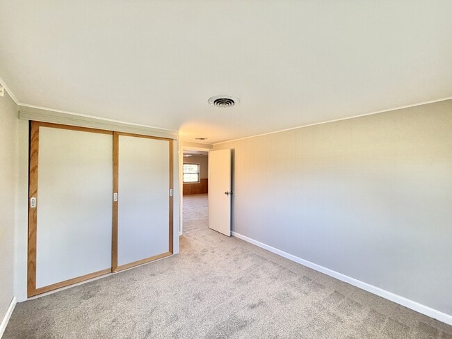 Building Photo - 2107 W Avalon Rd