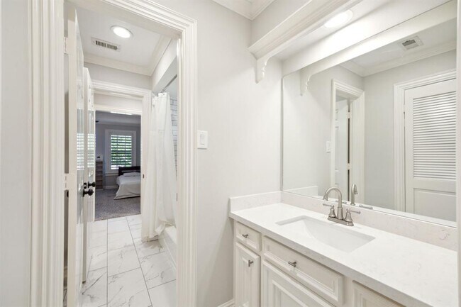 Building Photo - 1310 Kelliwood Oaks Dr