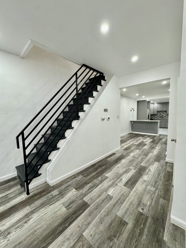 Building Photo - 1828 E Orleans St