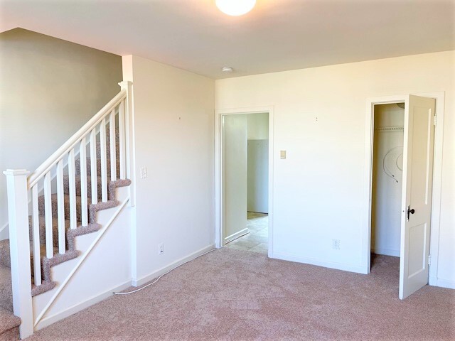 Building Photo - 1247 W 37th St