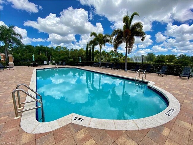 Building Photo - 1840 Florida Club Cir
