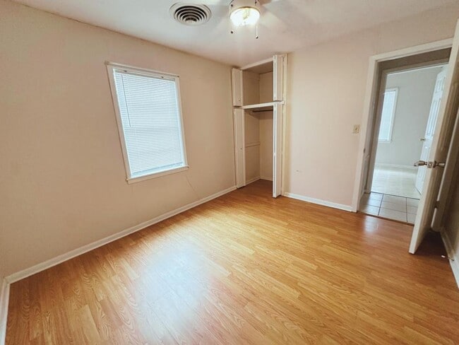 Building Photo - 3424 Oliver Lancaster Blvd