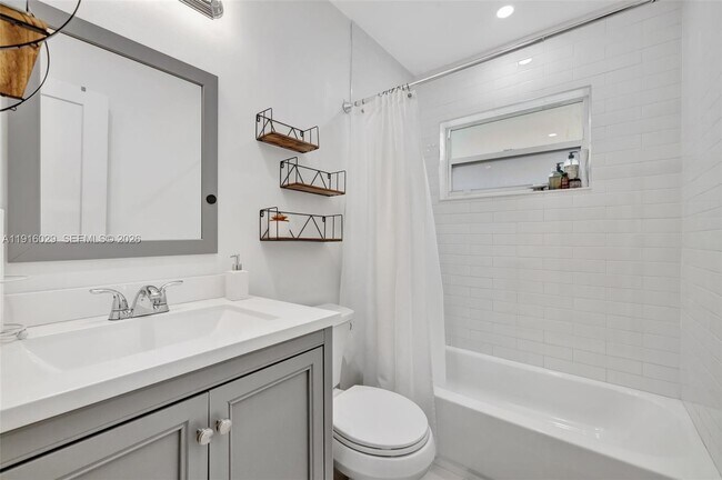 Building Photo - 1504 SW 6th Ave