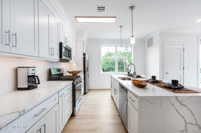 Building Photo - 298 Westwood Ave