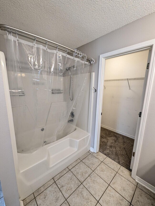 Building Photo - 9475 Pine Lily Ct