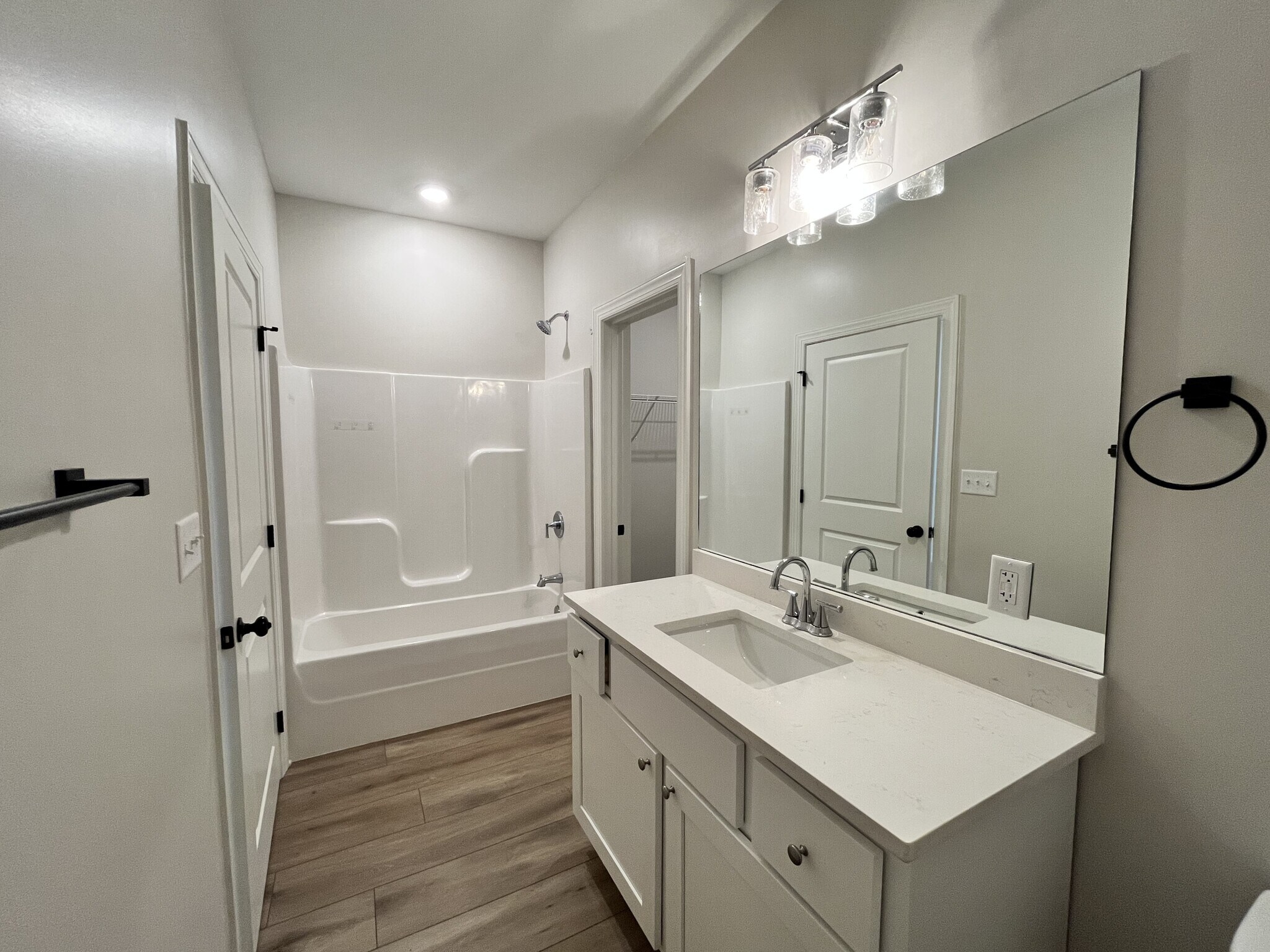 Building Photo - 239 Cedar St