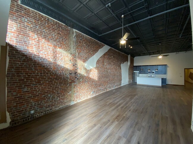 Building Photo - Downtown Lofts, LLC