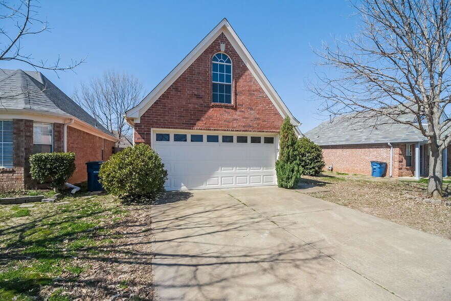 Building Photo - 8207 Cross Point Dr