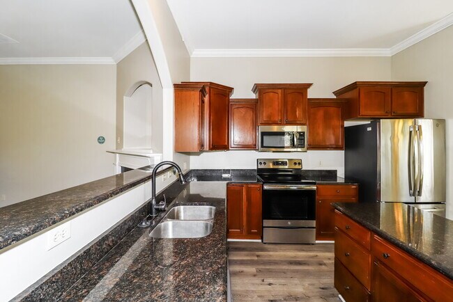 Building Photo - 6885 Lagrange Grove Dr
