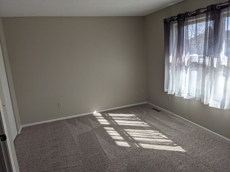 Building Photo - 2105 49 1/2 Ln NW